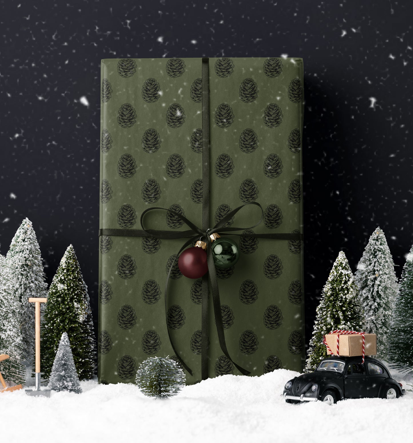Green Christmas Pinecone Wrapping Paper