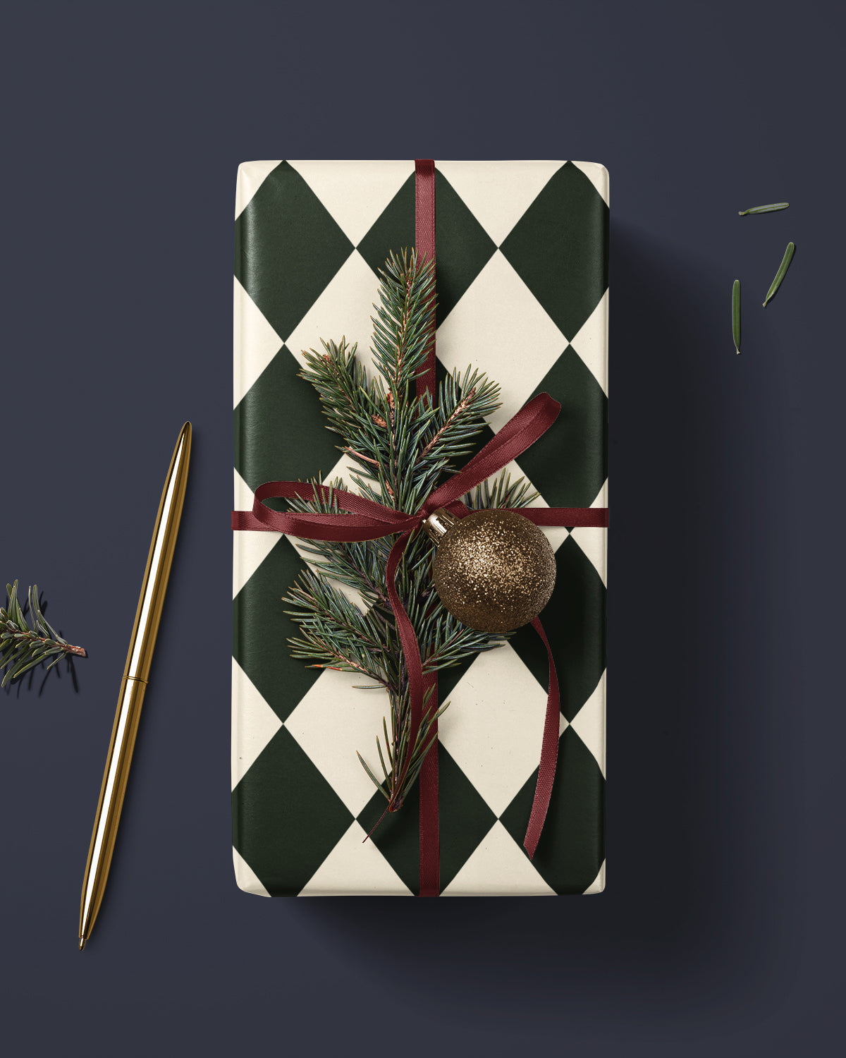 Green Gift Wrap. Christmas Gift Wrap Roll. Plaid Wrapping Paper Vintage Argyle Pattern Christmas Gift Wrap. Elegant Green Holiday Gift Wrap