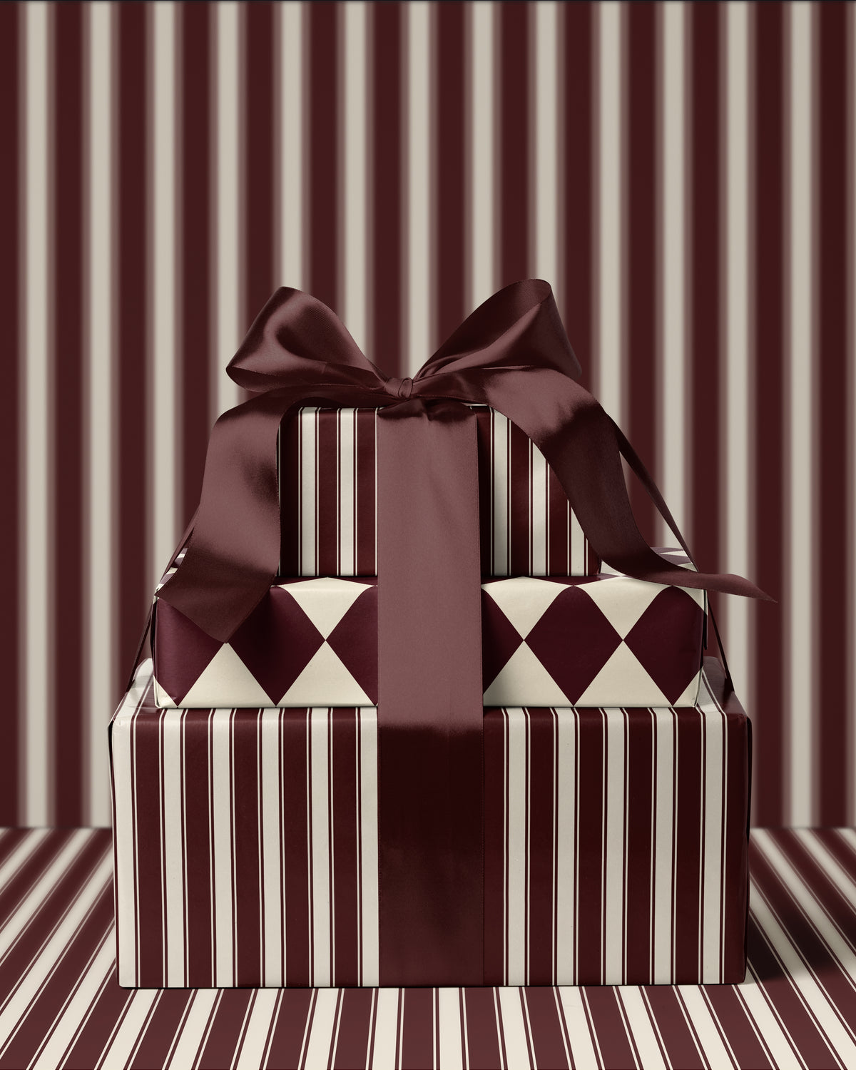 Classic REd Striped Christmas Wrapping Paper. Vintage Striped Holiday Gift Wrap. Elegant CHristmas Gift Wrap. Traditional Retro Gift Wrap paper