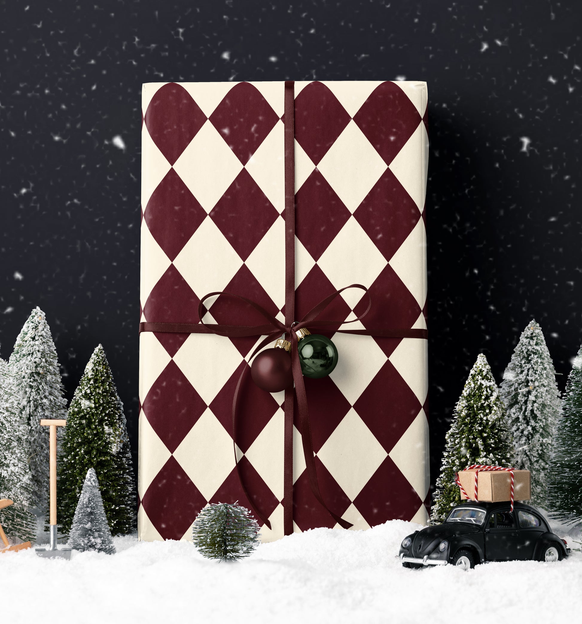 Red Gift Wrap. Christmas Gift Wrap Roll. Plaid Wrapping Paper Vintage Argyle Pattern Christmas Gift Wrap. Elegant Red Holiday Gift Wrap 