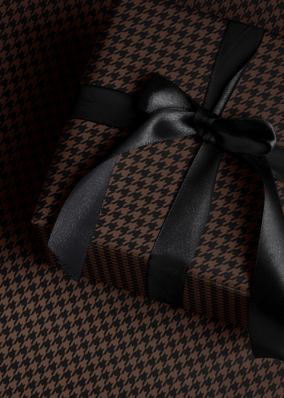 Black Brown Houndstooth Wrapping Paper. Elegant Wrapping Paper for Him. Vintage Christmas Gift Wrap. Masculine Gift Wrap. Luxury Wrapping Paper 