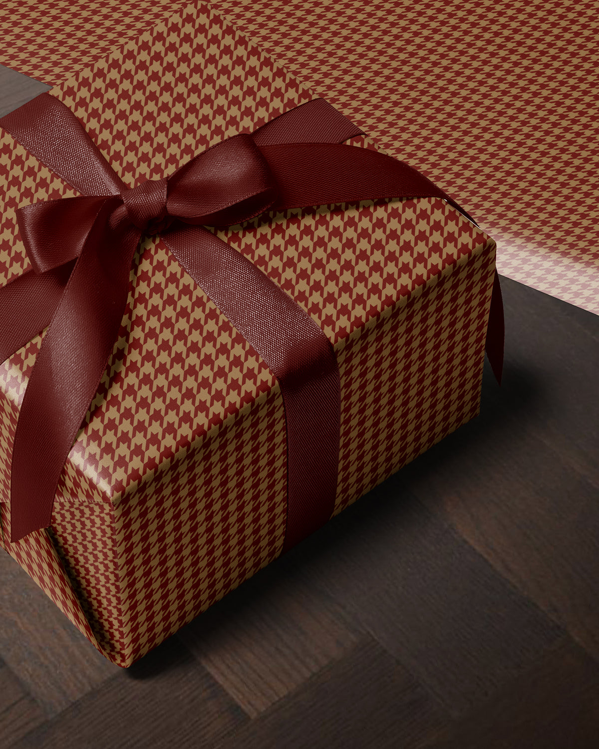Chestnut Houndstooth Gift Wrap