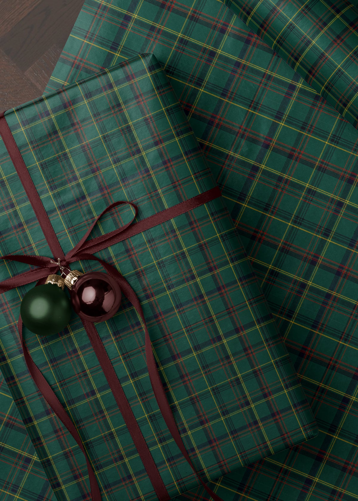 Classic Christmas Plaid Wrapping Paper. Holiday Tartan Gift Wrap. Green Christmas Gift Wrap. Traditional Plaid Christmas Wrapping Paper
