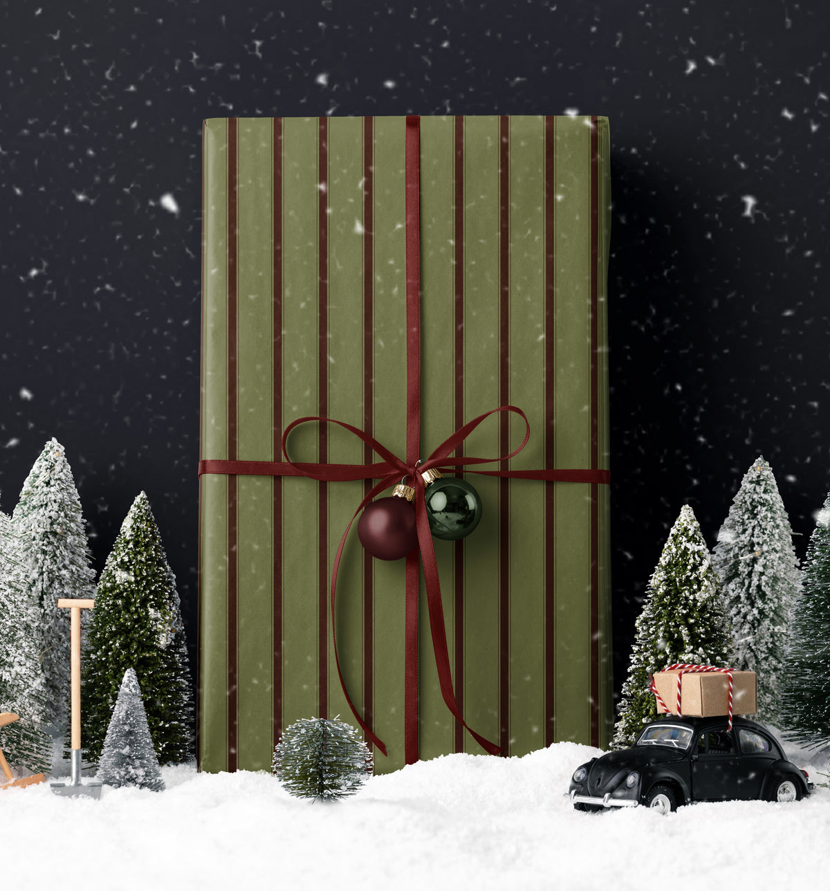 Striped Christmas Wrapping Paper. Green Holiday Gift Wrap Roll. Classic Striped Seasonal Gift Wrap. Vintage Gift Wrap.Vintage Gift Wrap
