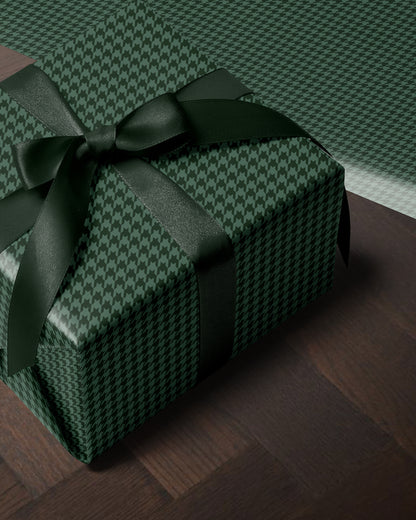 houndstooth wrapping paper. Classic Gift Wrap. Classy Christmas Decor. Vintage Wrapping Paper. Holiday Gift Wrap. Nostalgia Christmas Present