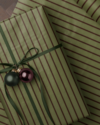 Striped Christmas Wrapping Paper. Green Holiday Gift Wrap Roll. Classic Striped Seasonal Gift Wrap. Vintage Gift Wrap.Vintage Gift Wrap
